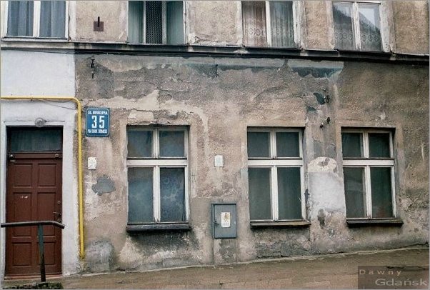 77.1 Biskupia 35.jpg